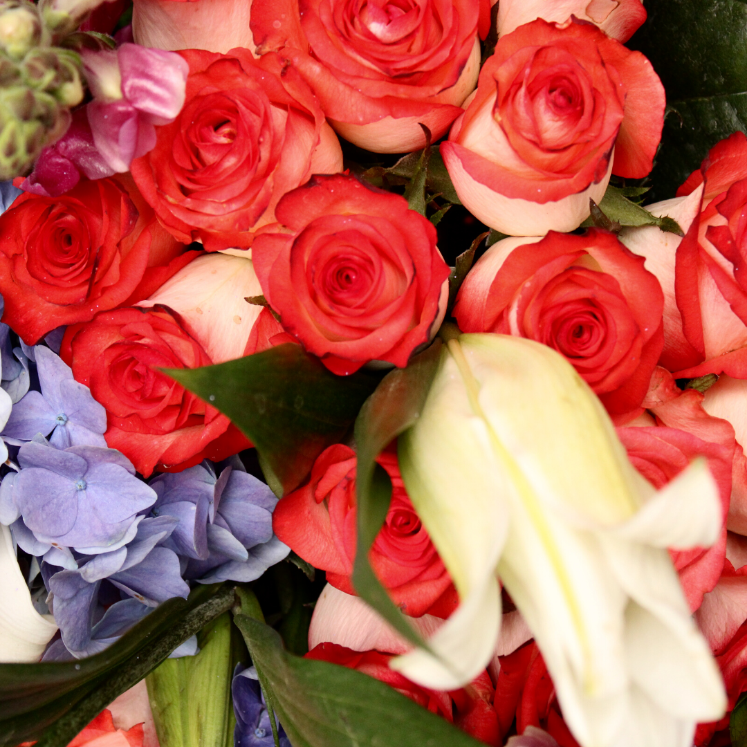 1. Bouquet Elegante Combinado